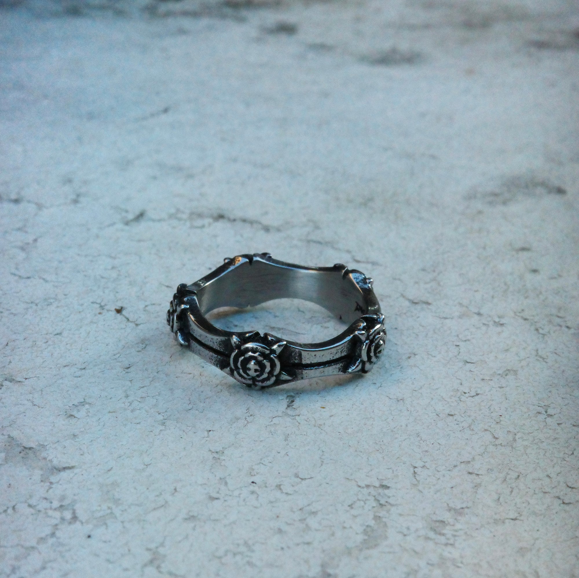 Fleur Noire Ring