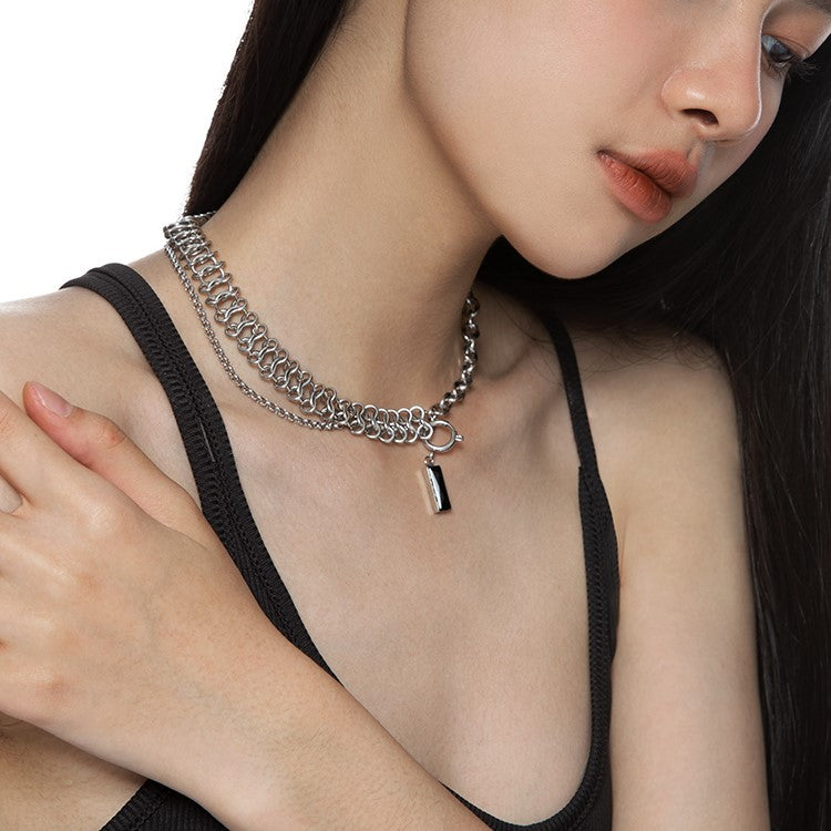 Chained Noir Necklace
