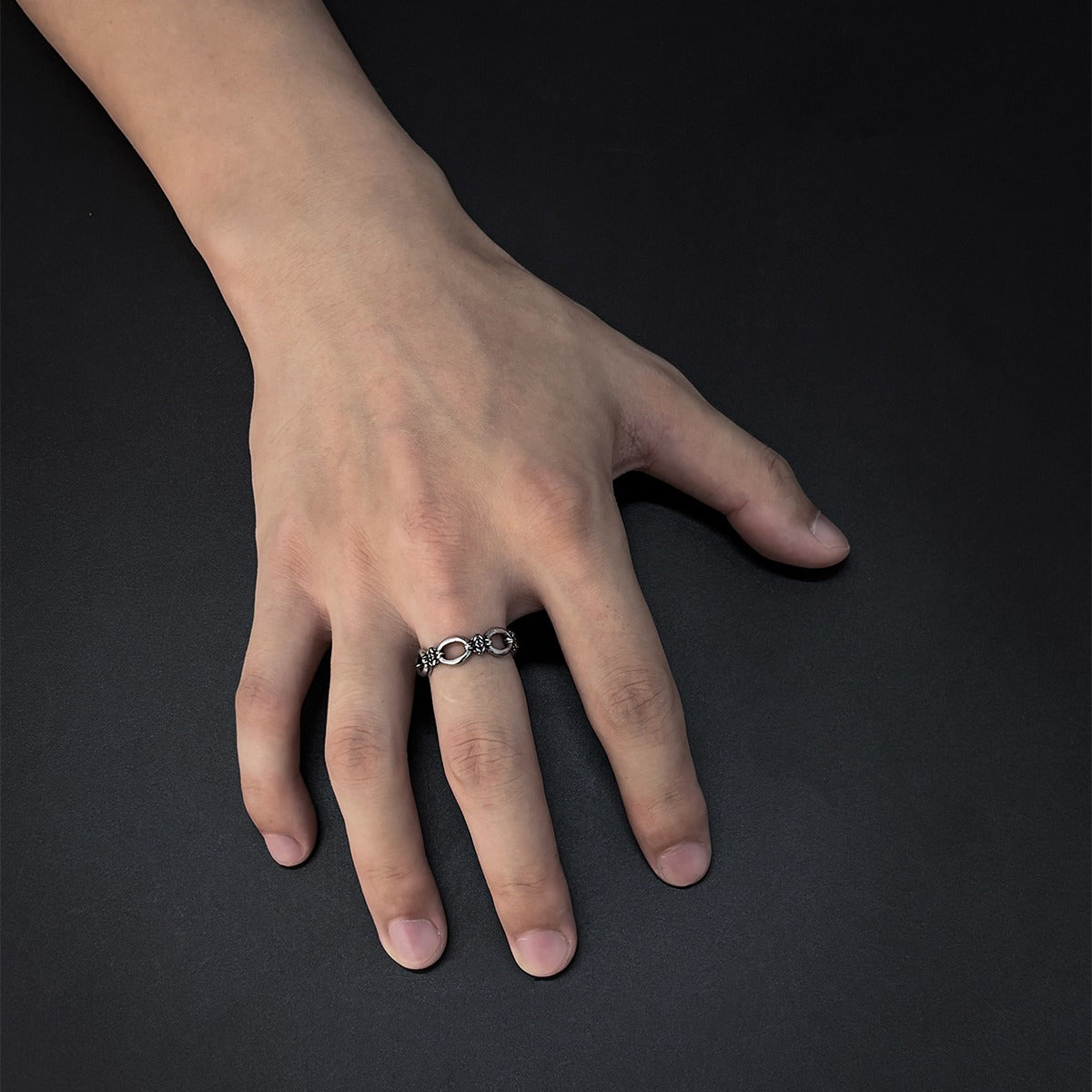 Shackles Ring